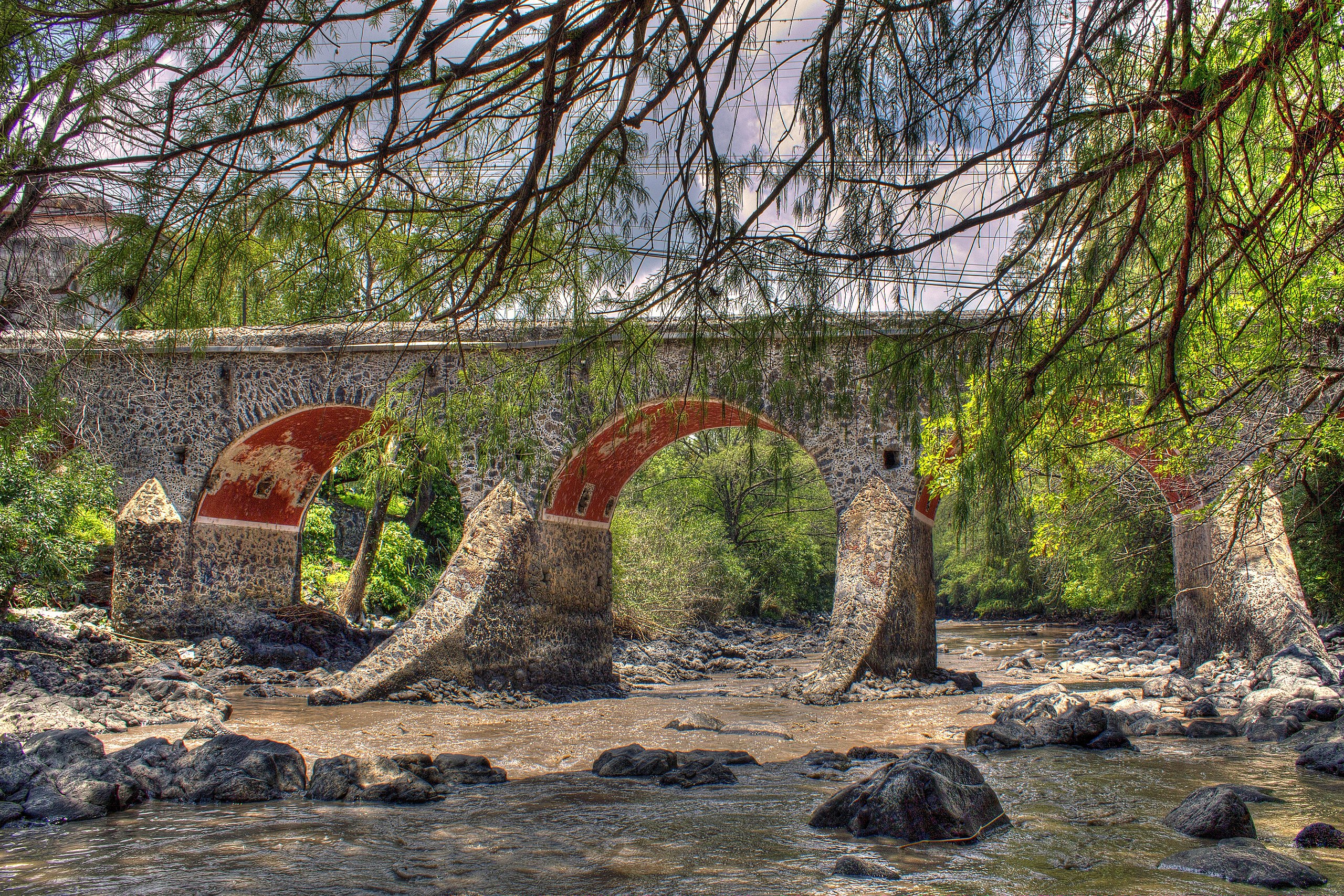 Jalpa de Cánovas — historic aqueduct and peaceful hacienda village